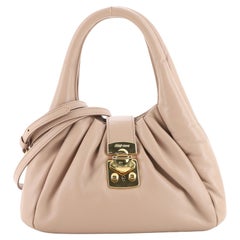 Miu Lock Klappe Hobo Matelasse Leder