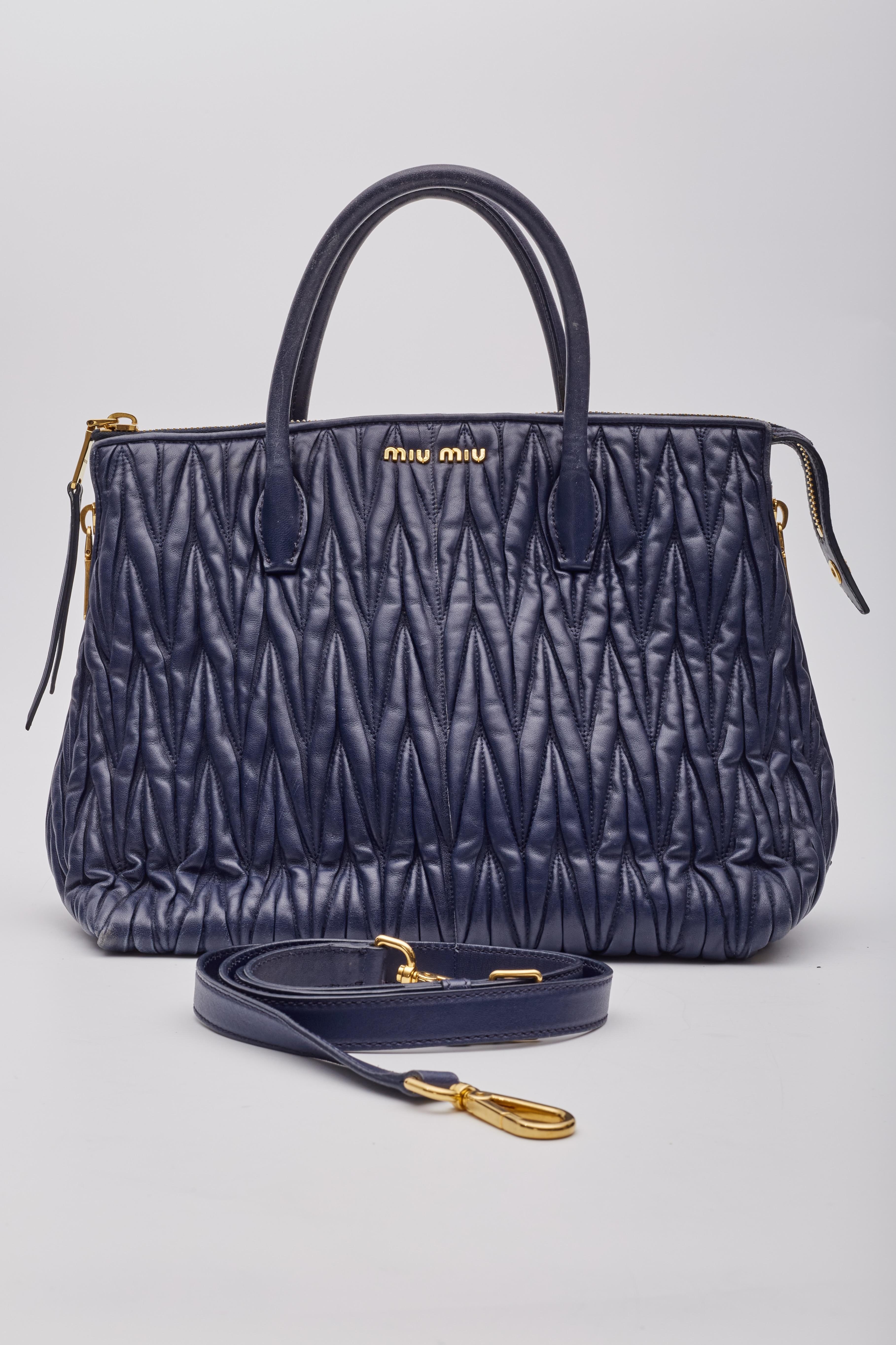 Miu Miu Matelasse Chevron Quilting Navy Nappa Leather Shoulder Bag In Good Condition For Sale In Montreal, Quebec