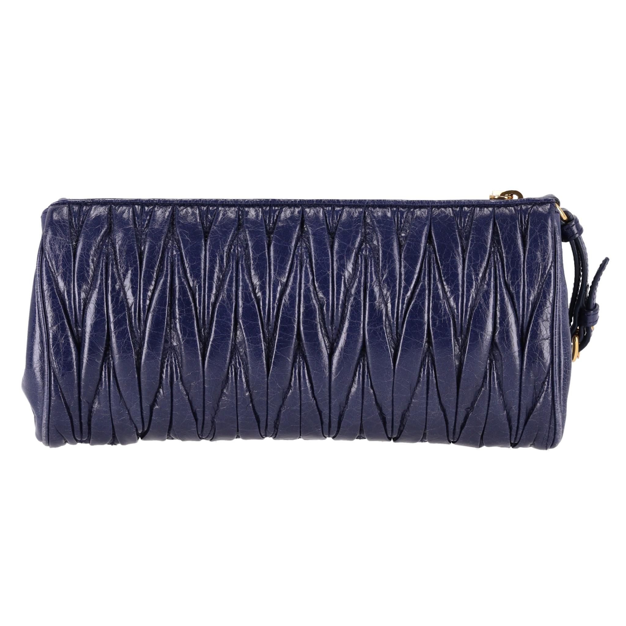 Pochette in pelle Matelasse di Miu Miu In condizioni buone a London, GB