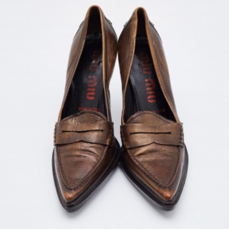 Donna Miu Miu Metallic Brown Leather Pointed Toe Loafer Pumps Taglia 36.5 in vendita