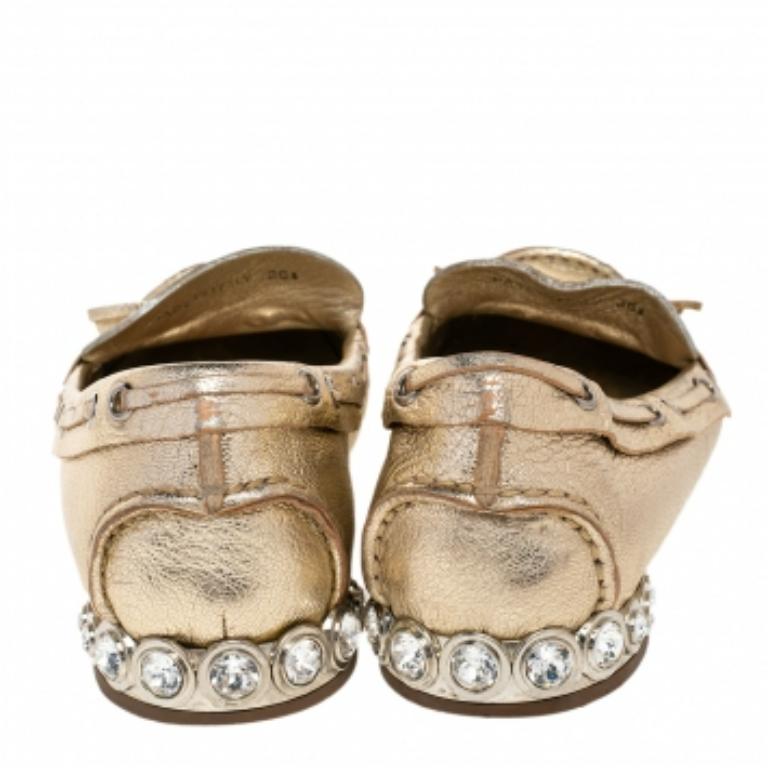 Miu - Mocassins ornés de cristaux dorés, taille 36,5 État moyen - En vente à Dubai, Al Qouz 2