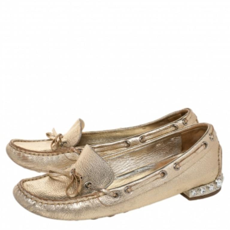 Miu - Mocassins ornés de cristaux dorés, taille 36,5 en vente 1