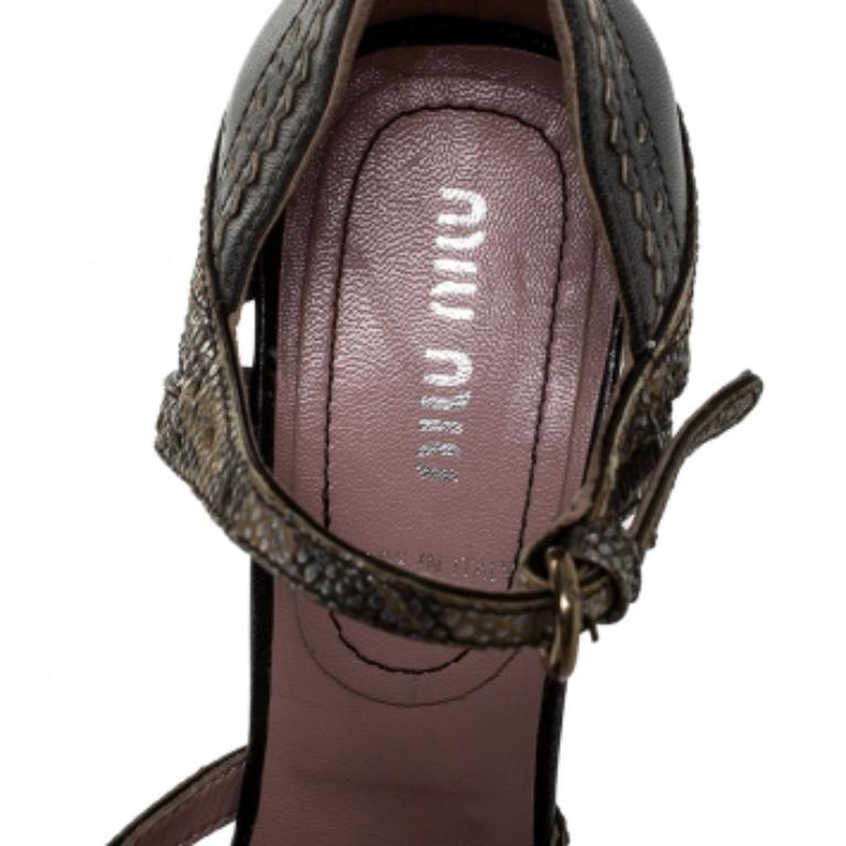 Miu Miu Metallic Grau/Silber Brogue Leder D'Orsay Riemchen Pumps Größe 36.5 (Schwarz) im Angebot