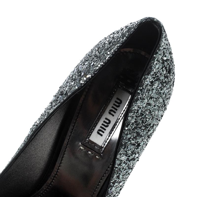 Black Miu Miu Metallic Silver Coarse Glitter Platform Pumps Size 39 For Sale