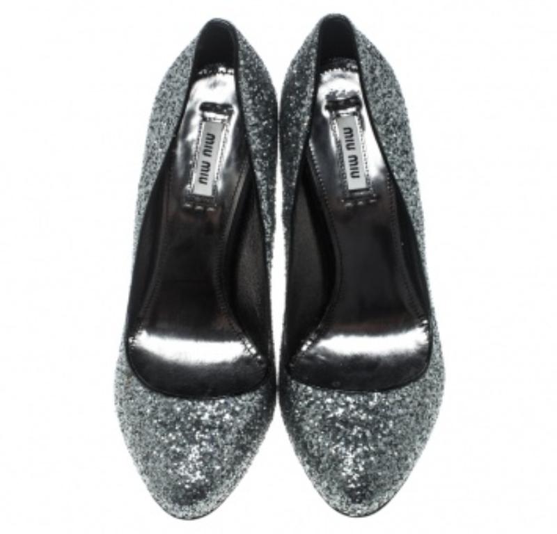 Miu escarpins à plateforme pailletés argentés métalliques taille 39 en vente 1