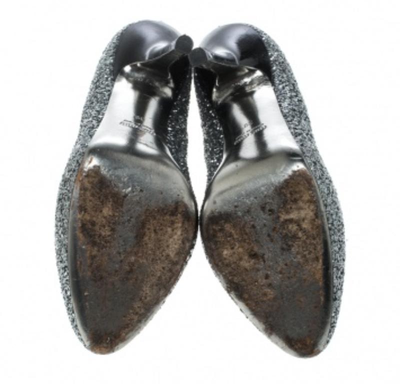 Miu escarpins à plateforme pailletés argentés métalliques taille 39 en vente 3