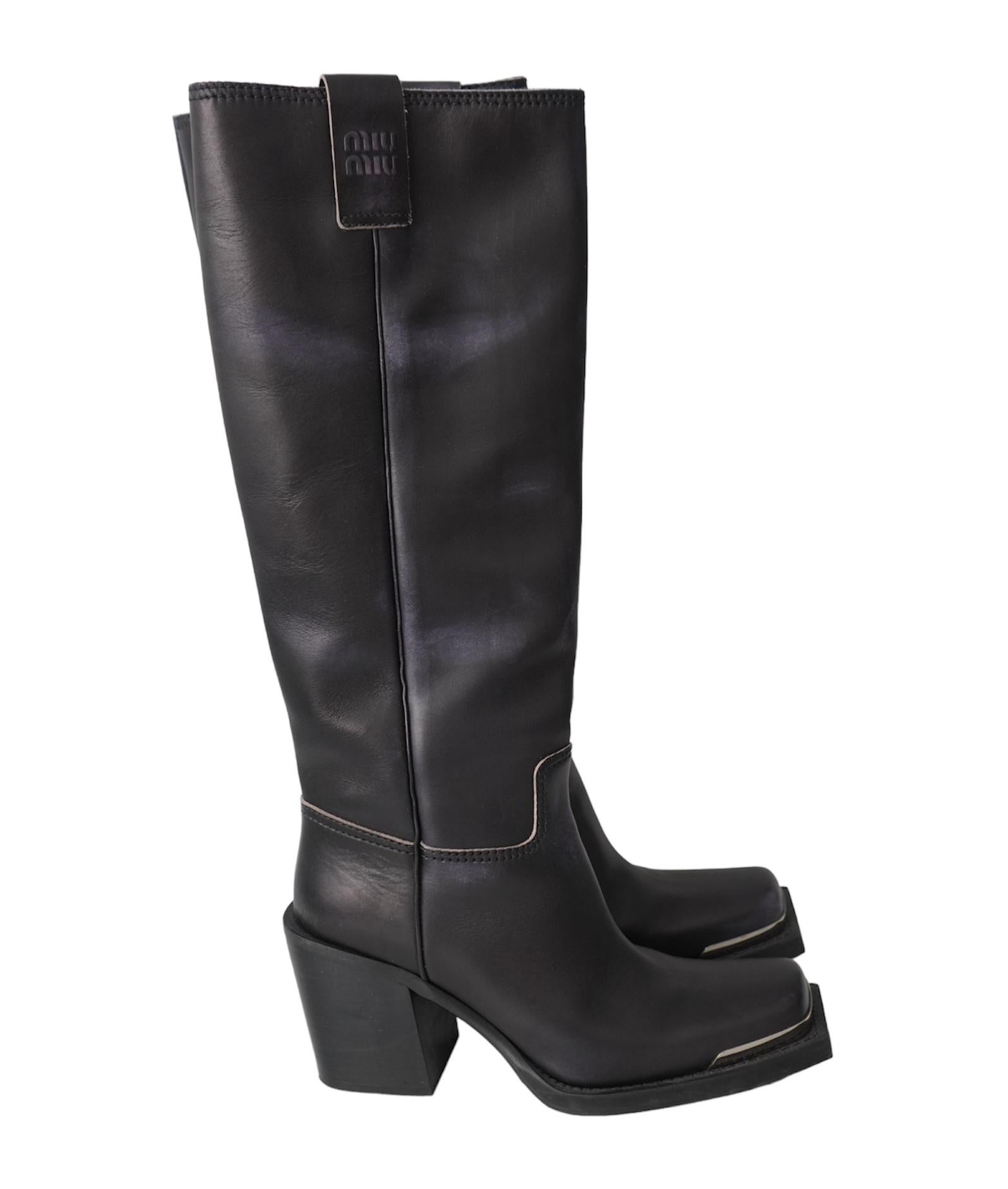 Miu Miu Metallic Toe Black Leather Boots In Excellent Condition For Sale In Beverly Hills, CA
