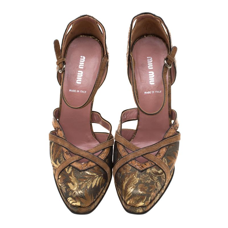 Miu Miu Metalllic Brown Brocade Leather Ankle Strap Platform Sandals Size 39 In Good Condition For Sale In Dubai, Al Qouz 2