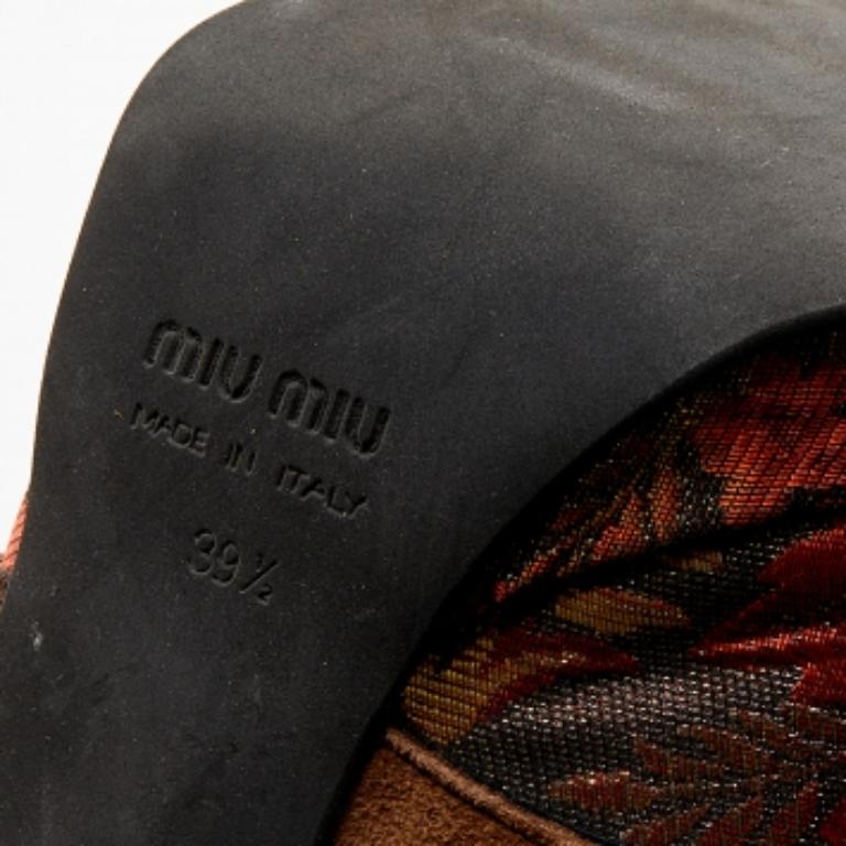 Miu Miu Sandalias con tiras de brocado multicolor y pitón tamaño 39.5 en venta 3