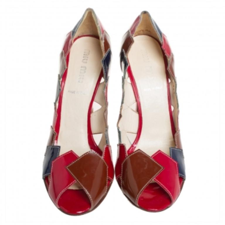 Miu Multicolor Lackleder Patchwork Peep Toe Pumps Größe 36,5 Damen im Angebot