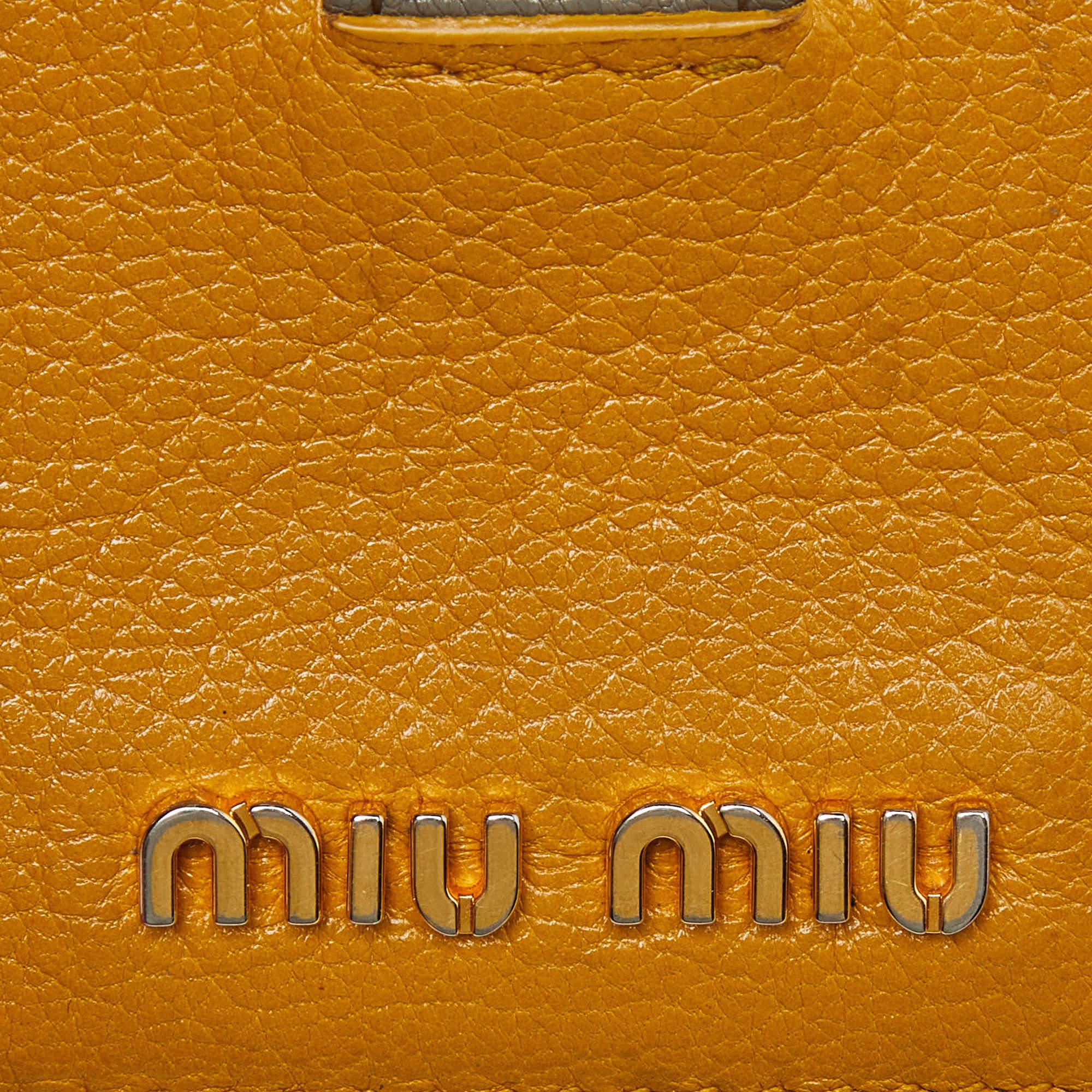 Miu Miu Mustard/Grey Leather Card Case For Sale 3