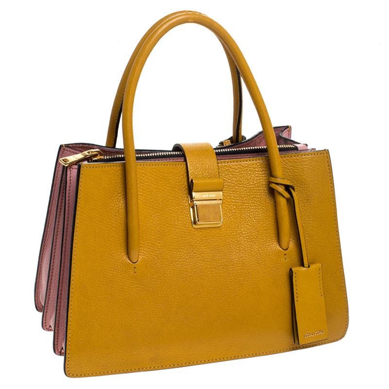 Miu Miu Mustard Leather Medium Madras Tote In Good Condition In Dubai, Al Qouz 2