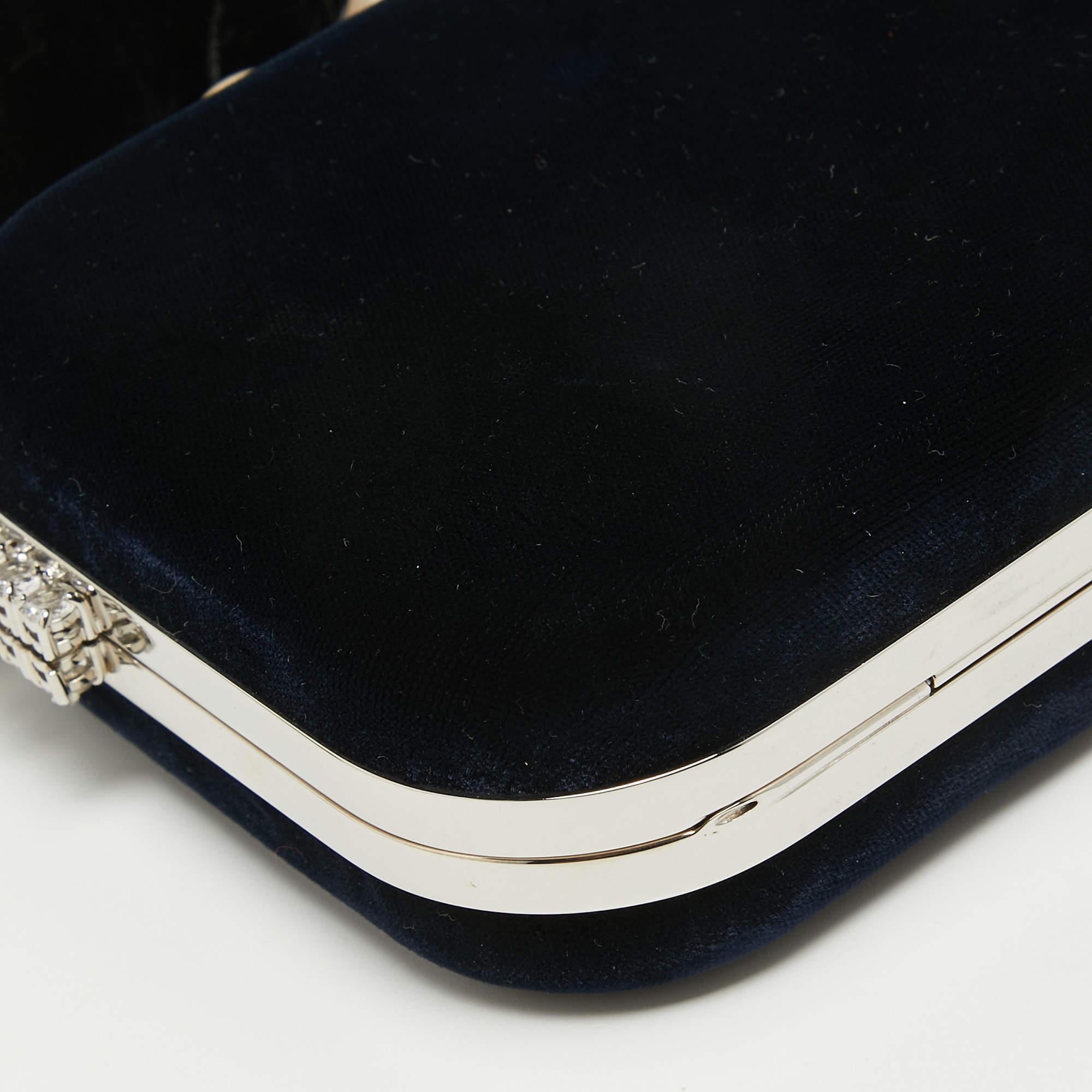 Miu Miu Navy Blue Velvet Pearl and Crystal Embellished Box Chain Clutch In Excellent Condition For Sale In Dubai, Al Qouz 2