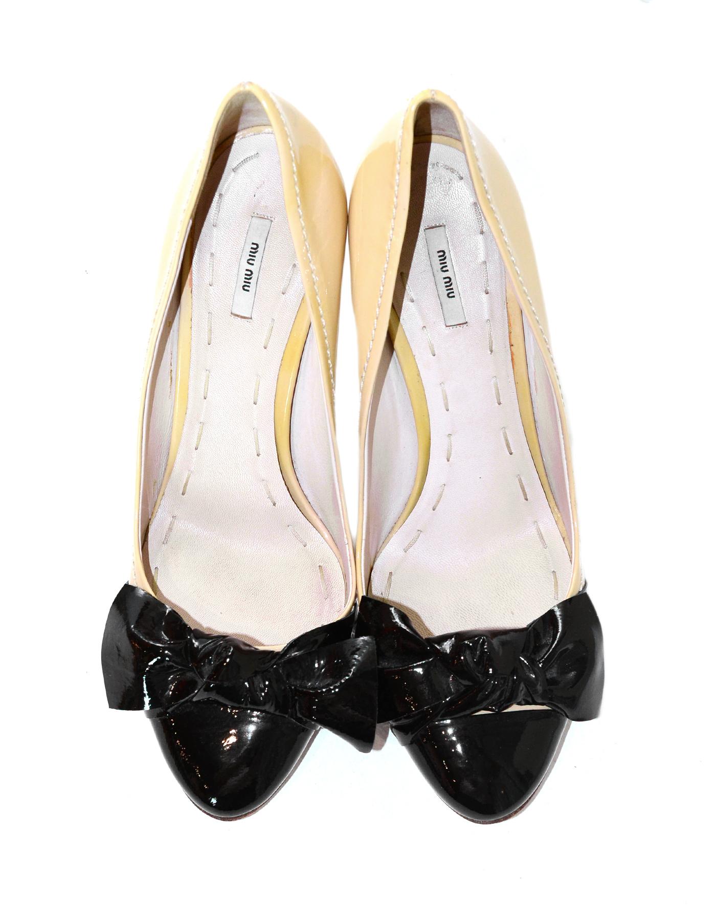 Miu Miu Nude/Schwarz Cap Toe Patent Pumps W/ Bow Sz 38 im Zustand „Gut“ im Angebot in New York, NY