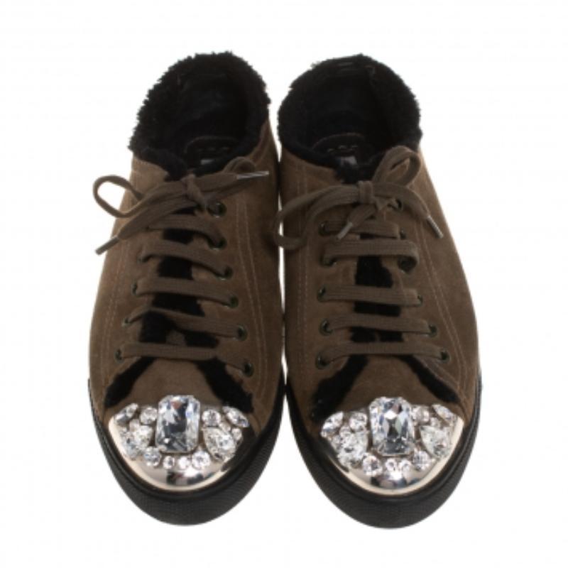 Miu Miu Olive Green Suede And Shearling Studded Cap Toe Sneakers Size 38 In Good Condition For Sale In Dubai, Al Qouz 2