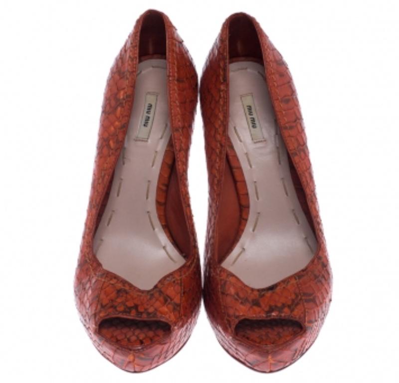 Miu Miu Orange Python Leder Peep Toe Plateau Pumps Größe 38 im Angebot 1