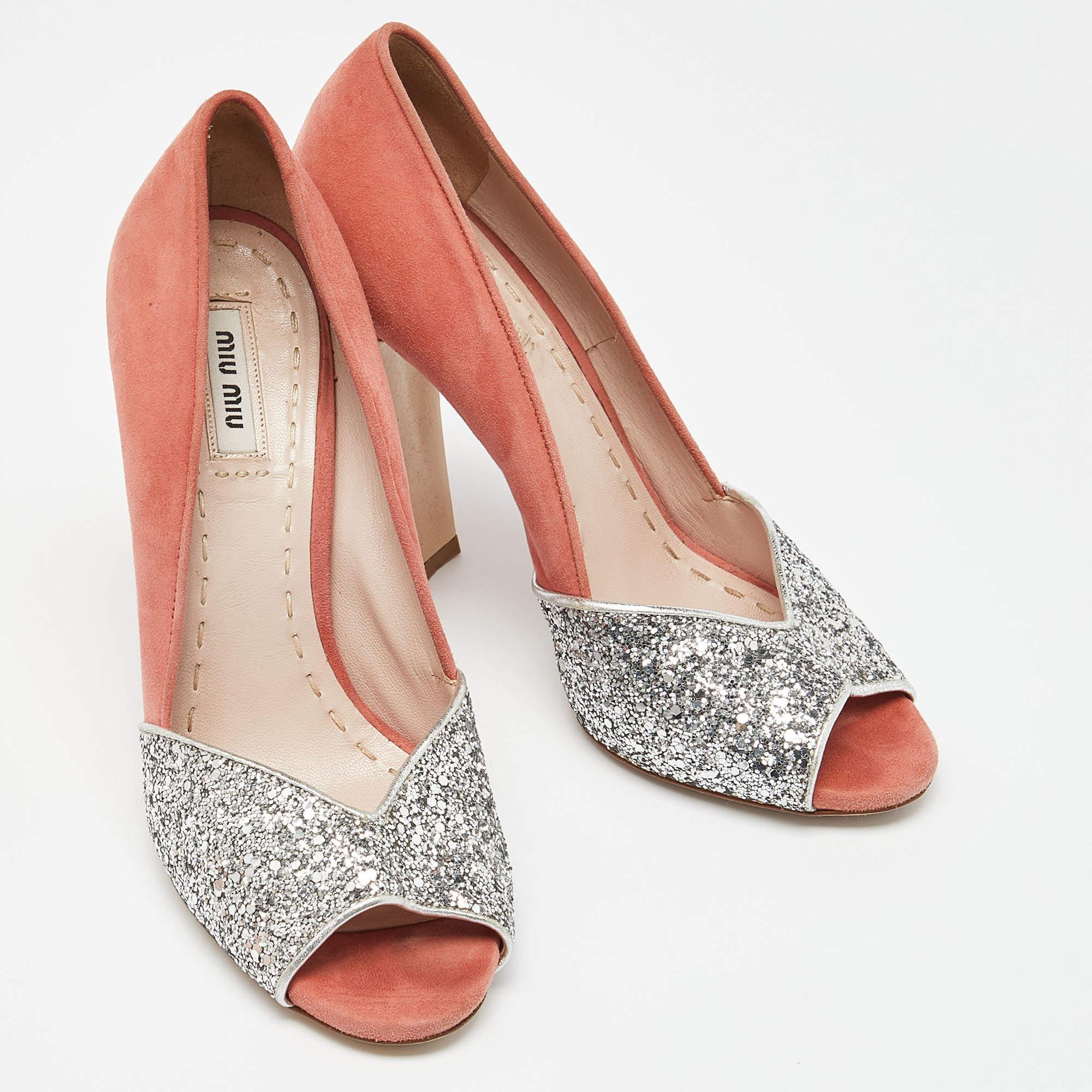 Miu Miu arancione/argento, camoscio e glitter, punta aperta, taglia 38 In condizioni buone in vendita a Dubai, Al Qouz 2