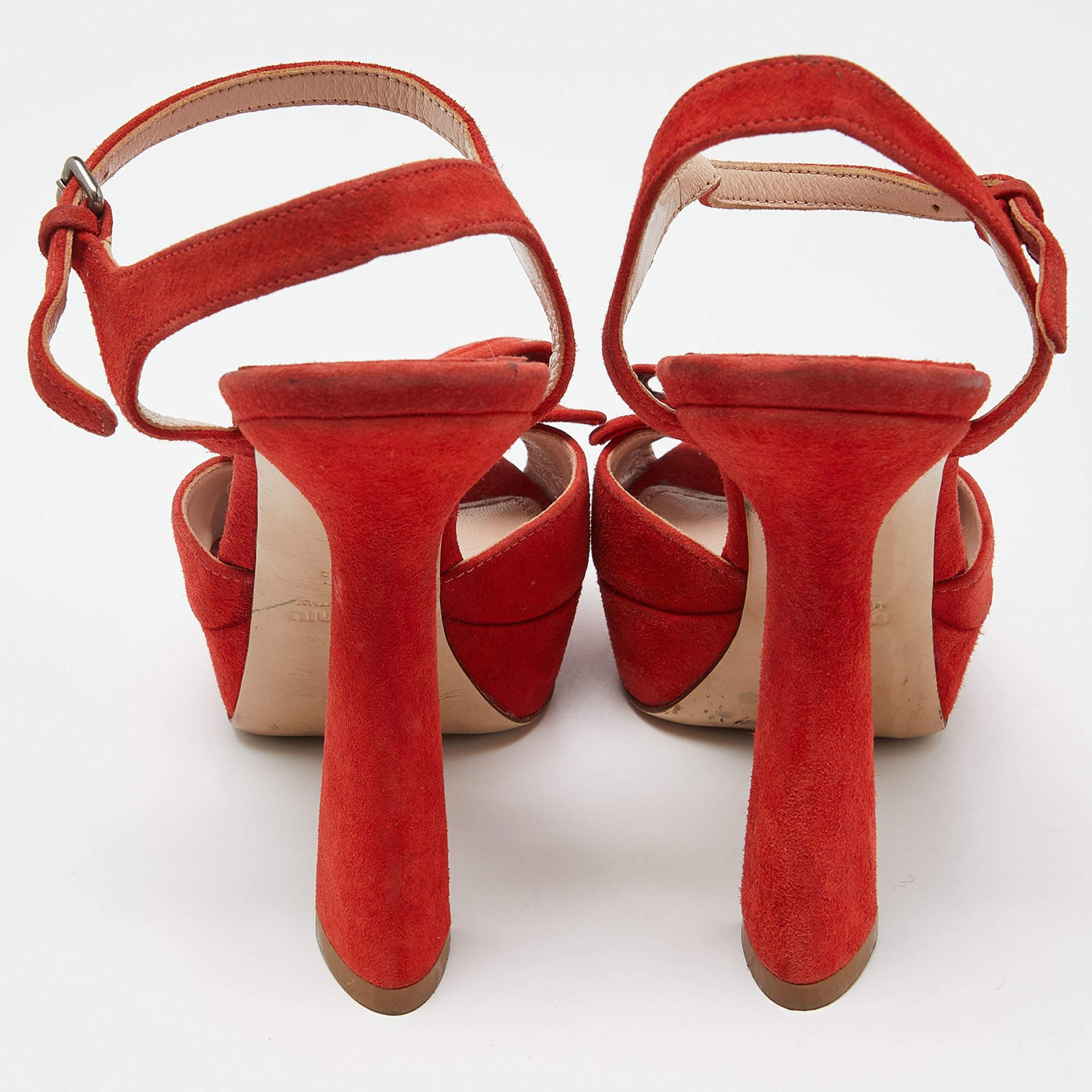 Miu Miu Sandales à plateforme en daim orange Taille 36.5 Pour femmes en vente
