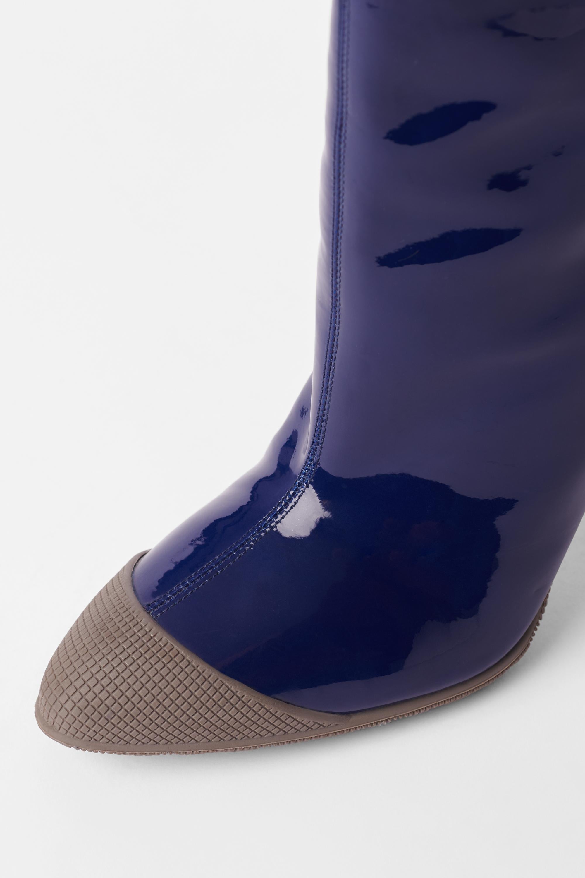 De las mujeres Miu Miu  Botines con cordón de charol en venta