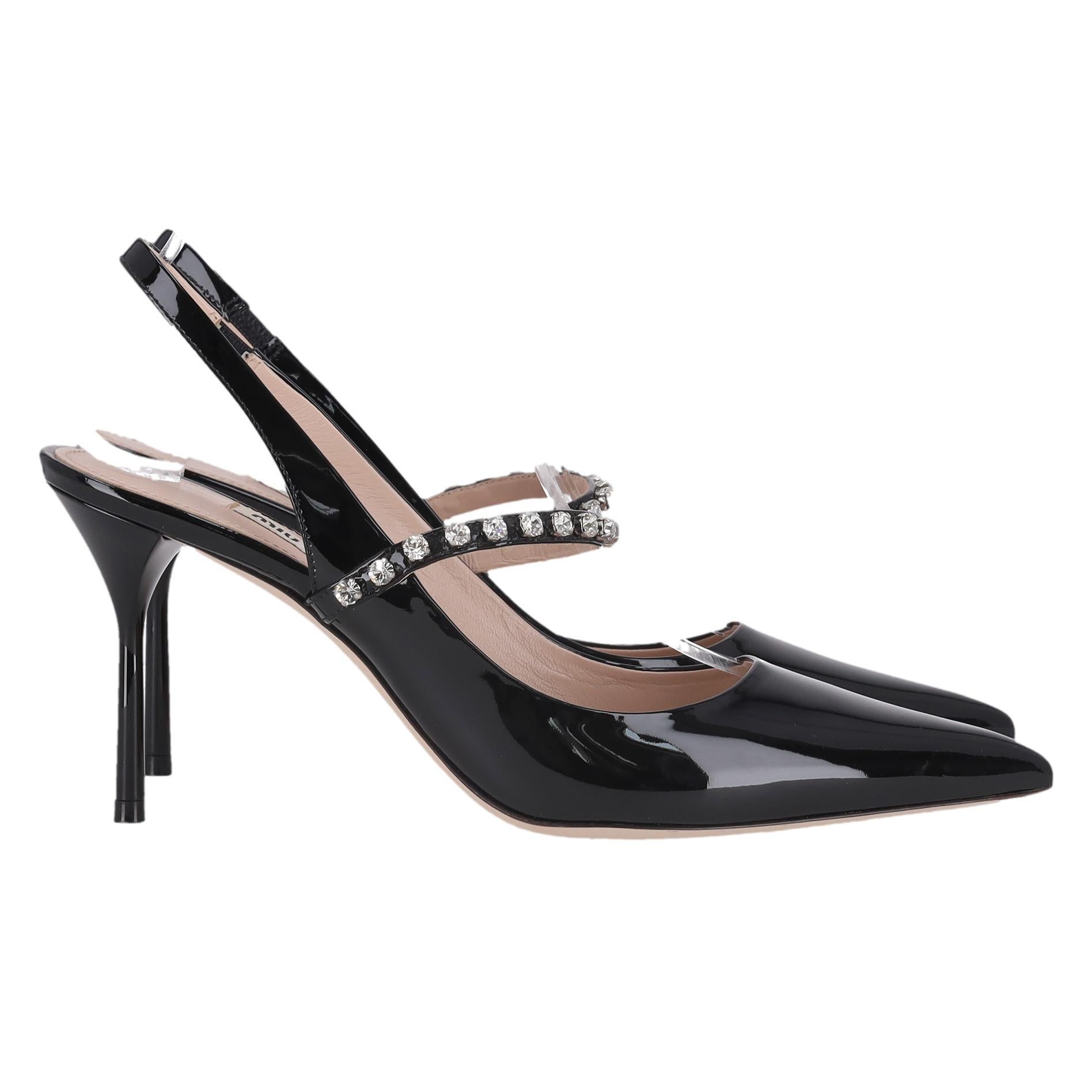 Miu Miu Lackleder Slingback Pumps mit Kristallriemen (Schwarz) im Angebot
