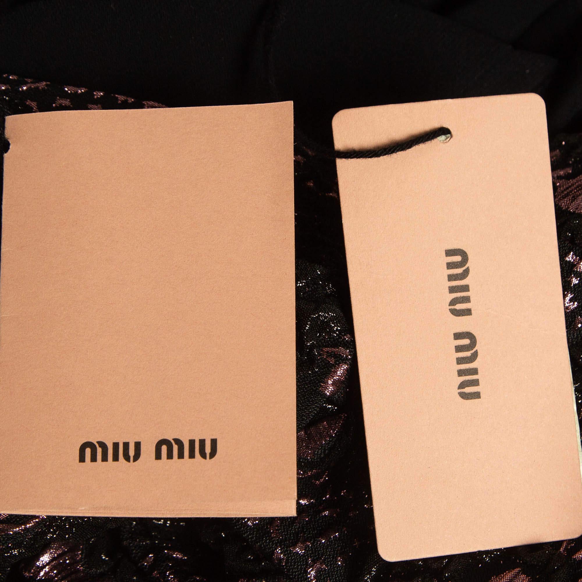 Miu Miu Vestito midi in lurex Cloque rosa/nero S In condizioni Nuovo in vendita a Dubai, Al Qouz 2