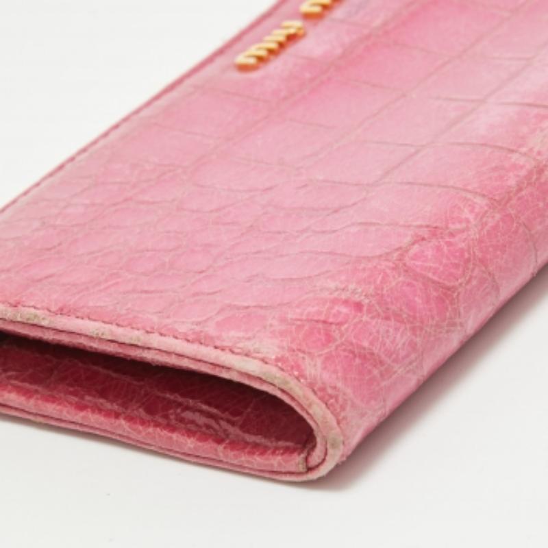 Women's Miu Miu Pink Croc Effect Patent Leather Continental Zip Wallet For Sale