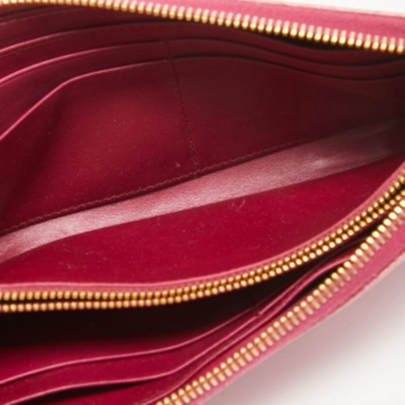 Miu Miu Pink Croc Effect Patent Leather Continental Zip Wallet For Sale 2