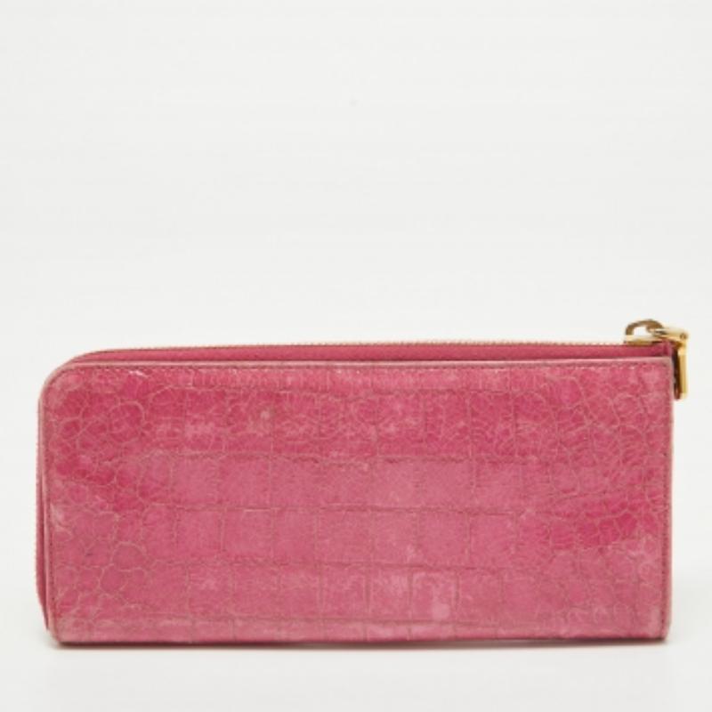 Miu Miu Pink Croc Effect Patent Leather Continental Zip Wallet For Sale 5