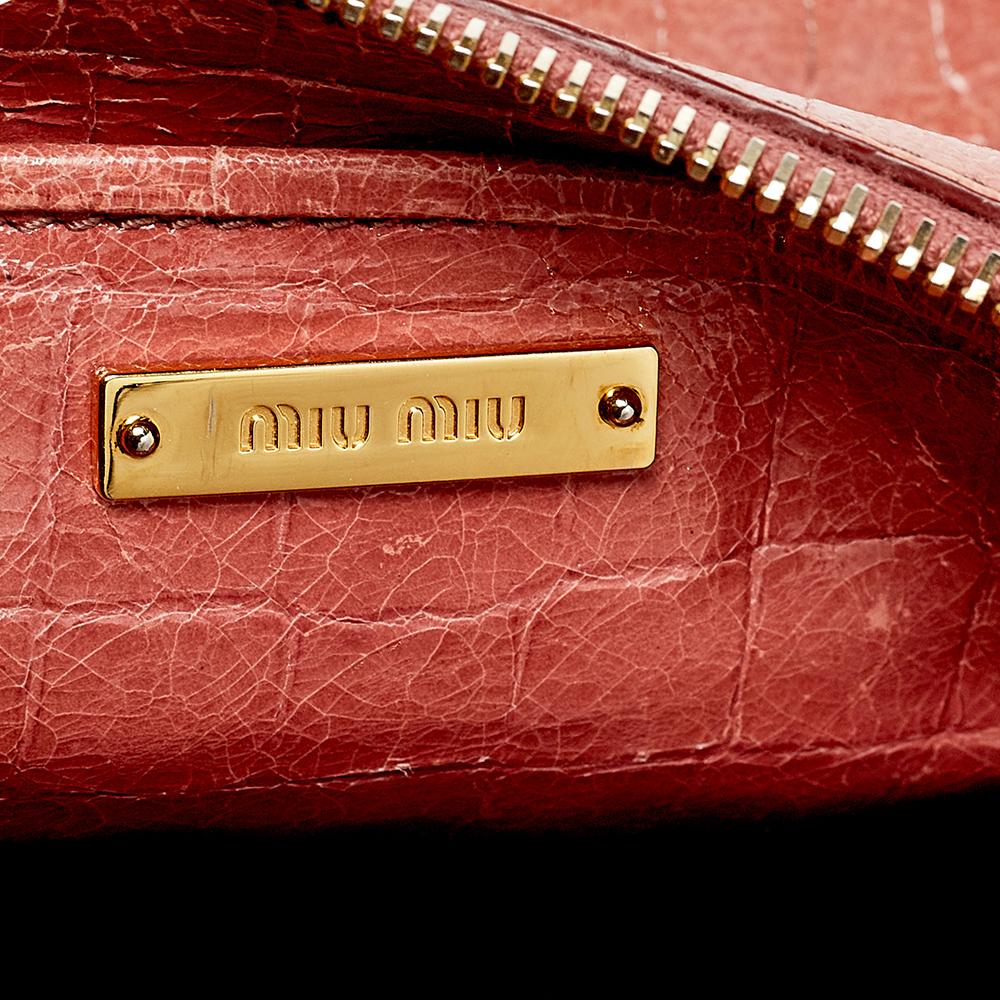 Miu Miu Pink Croc Embossed Leather Crossbody Bag In Fair Condition In Dubai, Al Qouz 2
