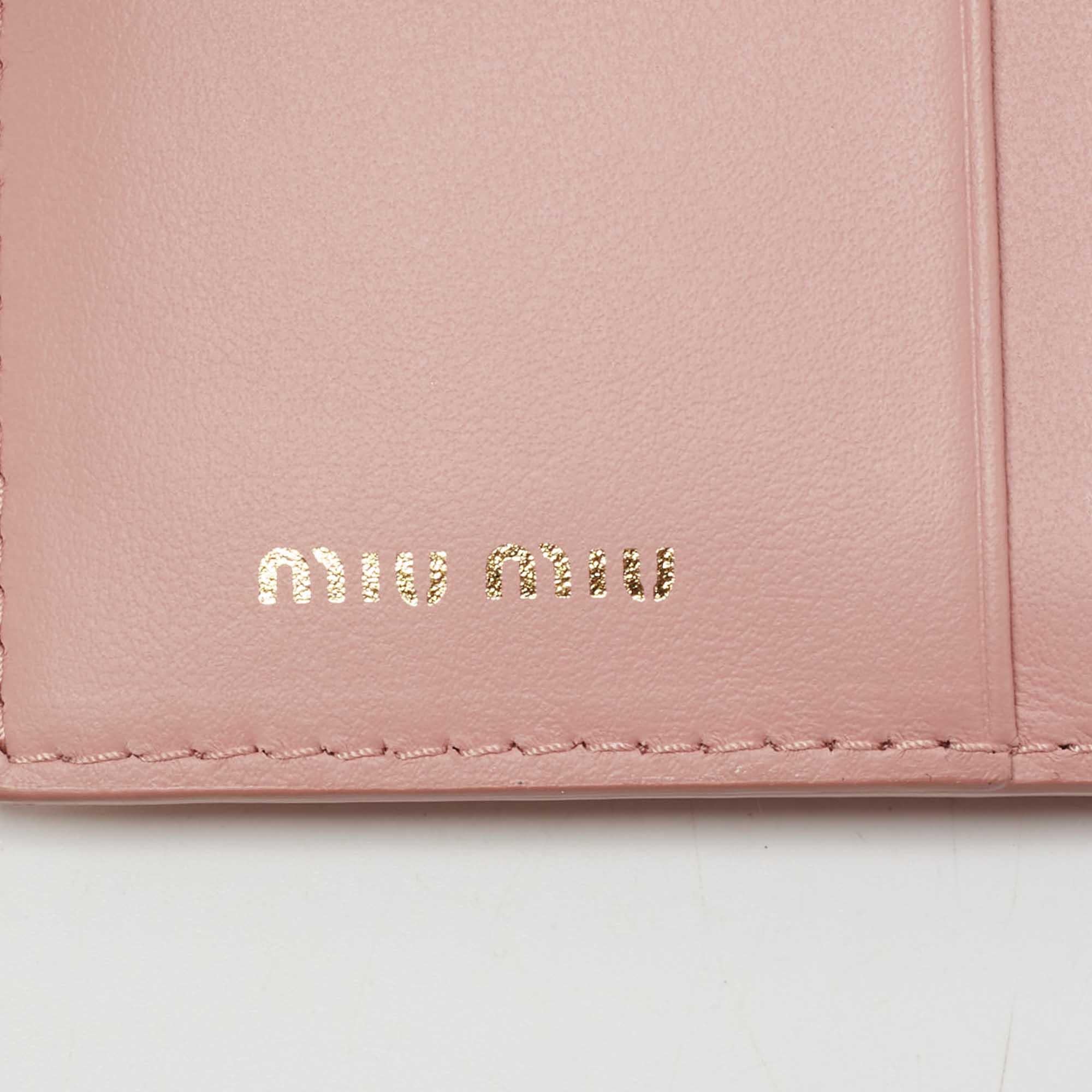 miu miu heart wallet