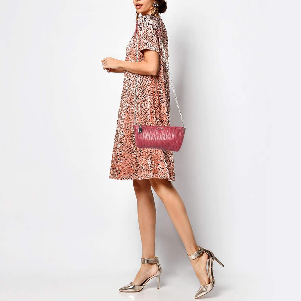 If you are looking for something that reflects chic and luxury then this bag is a fine choice. Crafted from premium materials it can be conveniently carried around and its interior is spaciously sized to house your belongings with ease.