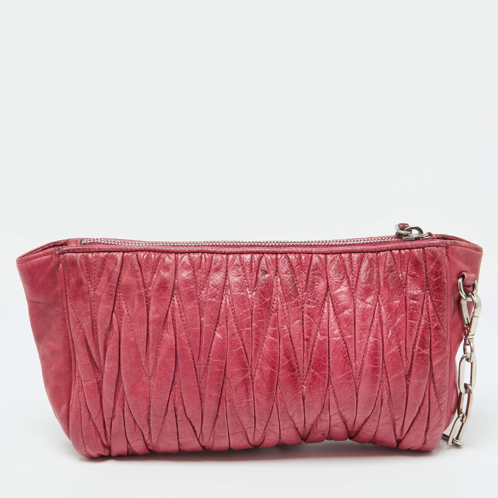 Women's Miu Miu Pink Leather Matalasse Shoulder Bag