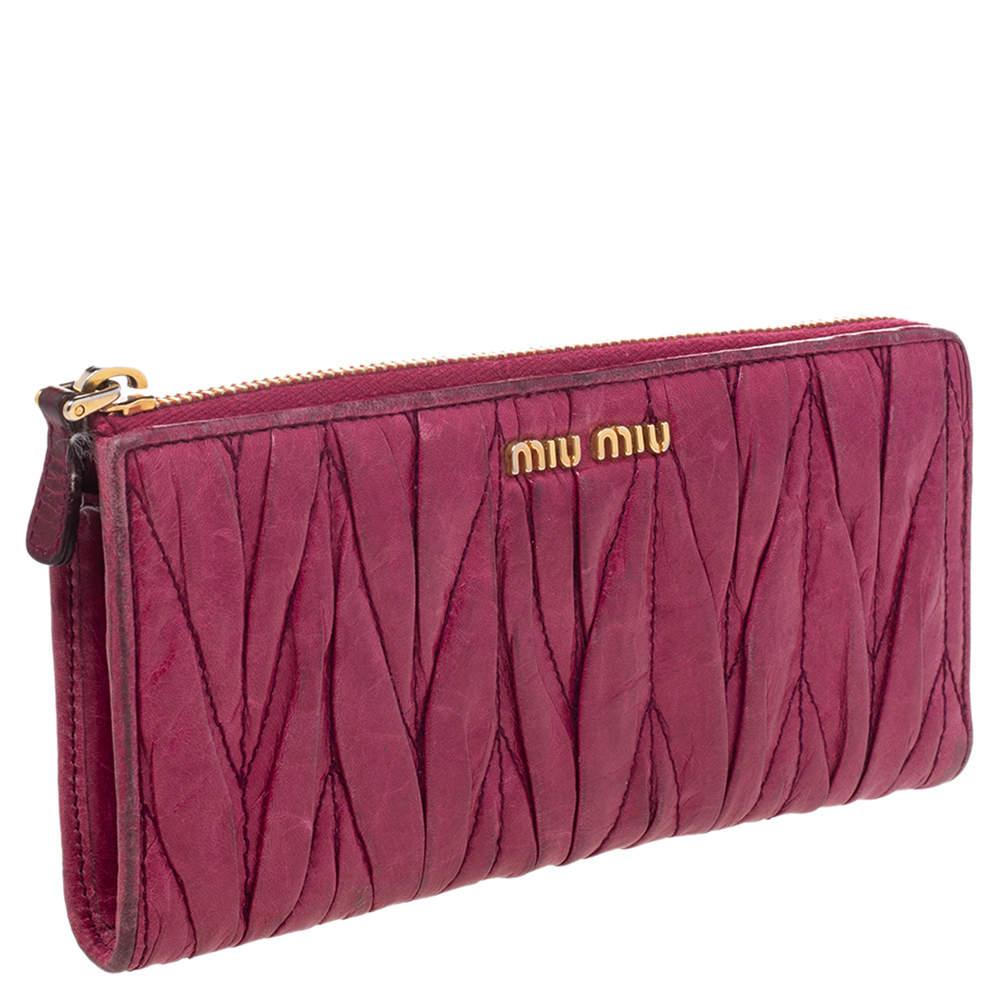Marrone Miu Miu Portafoglio con zip in pelle matelassé rosa