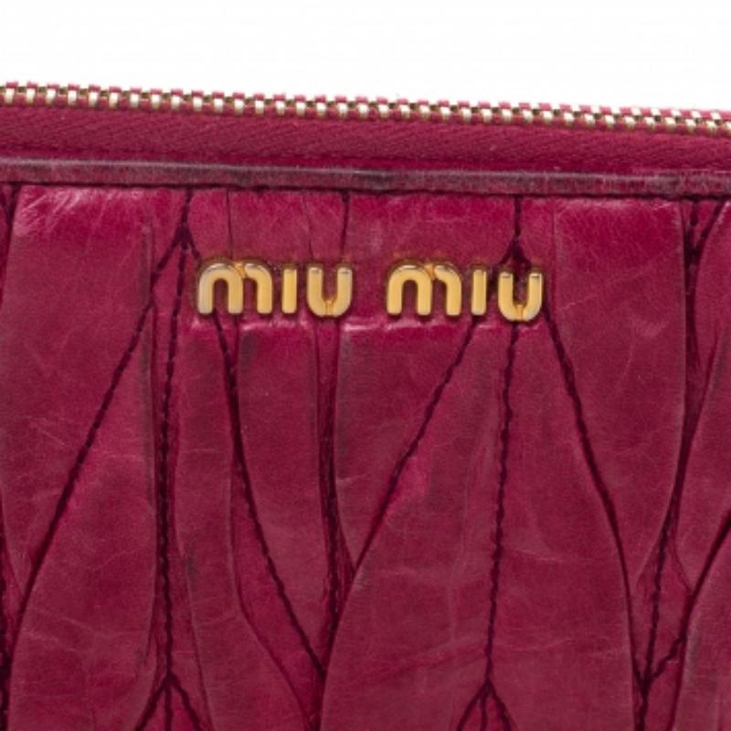 Miu Miu Rosa Leder Matelassé Geldbörse mit Reißverschluss Damen
