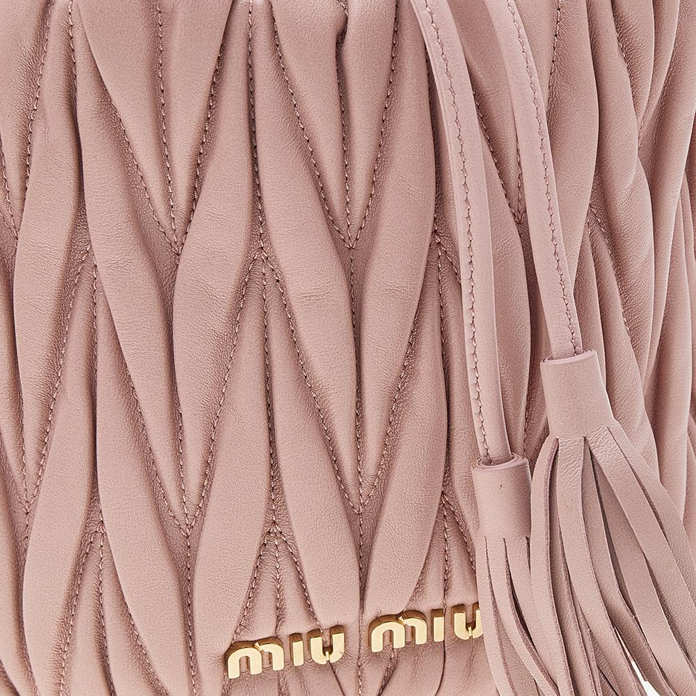 Miu Miu Pink Matelassé Leather Bucket Bag In Good Condition In Dubai, Al Qouz 2