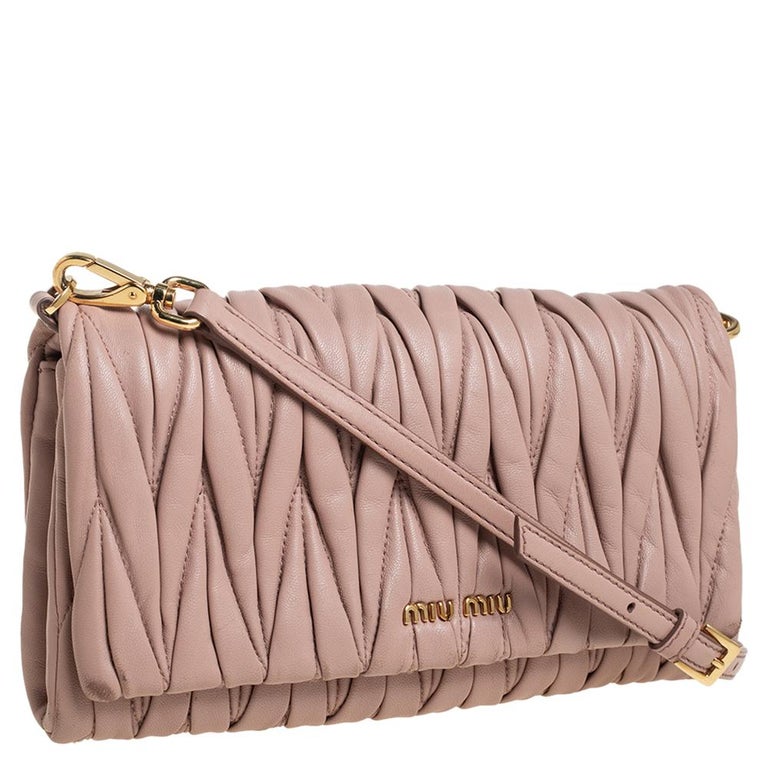 Miu Miu Rosa Matelassé Leder Umschlagtasche bei 1stDibs