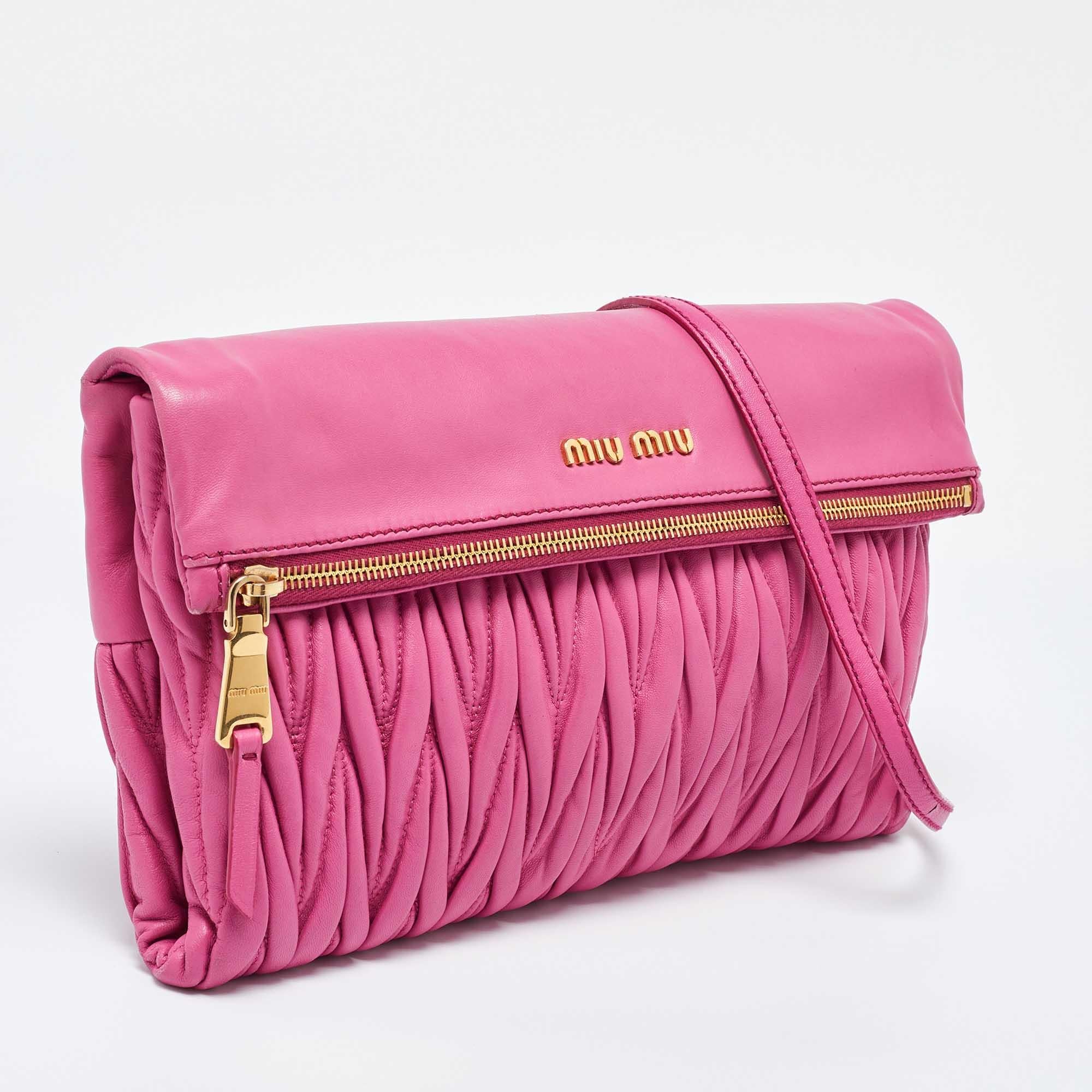 Miu Miu Pink matelassé Leather Fold Over Crossbody Bag In Good Condition In Dubai, Al Qouz 2