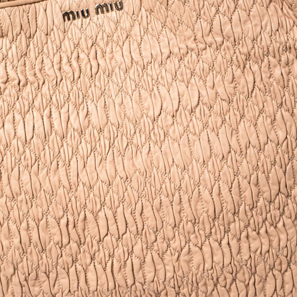 Miu Miu Pink Matelassé Leather Shopper Tote In Good Condition For Sale In Dubai, Al Qouz 2