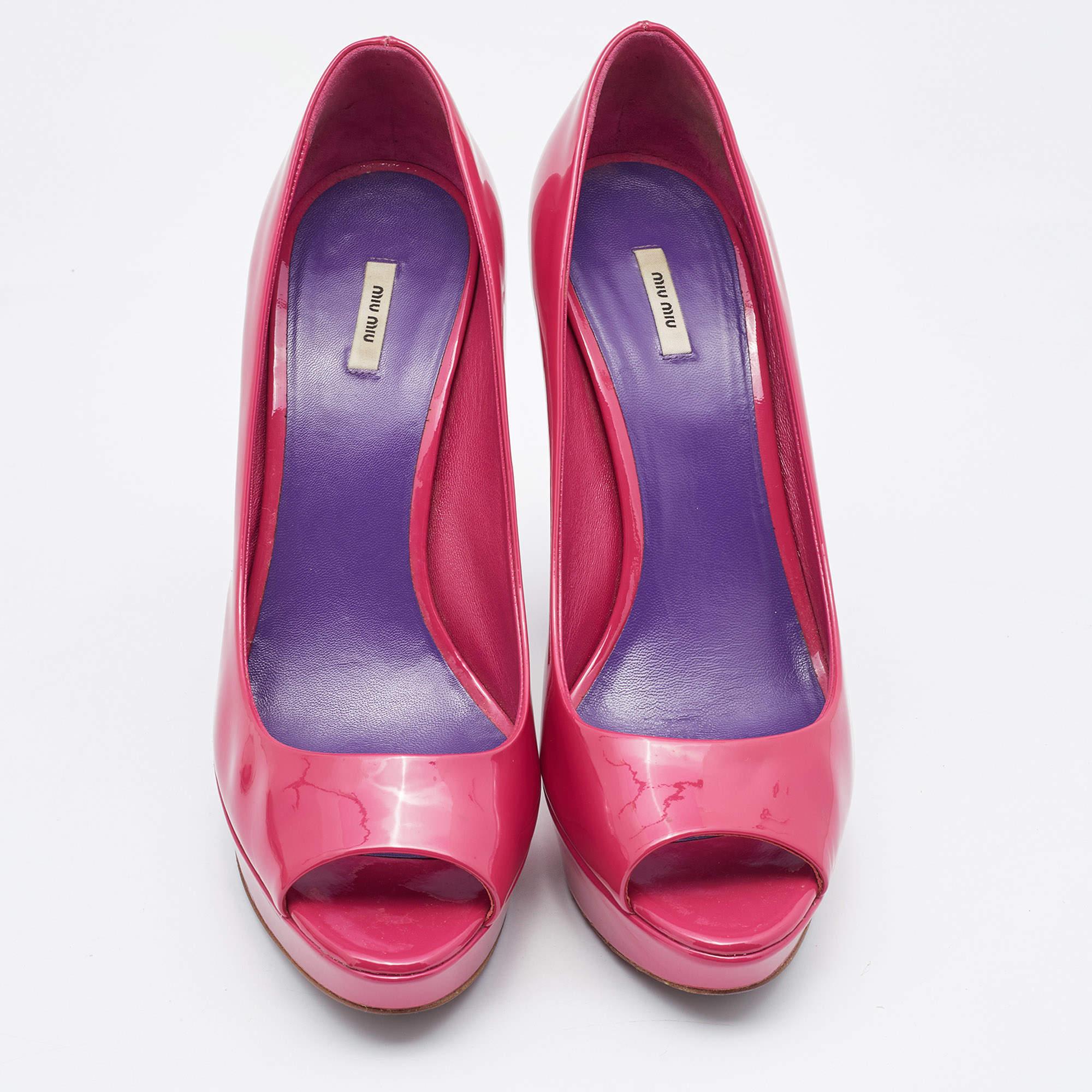 Rose Escarpins à bout ouvert en cuir verni rose Miu Miu, taille 39,5 en vente
