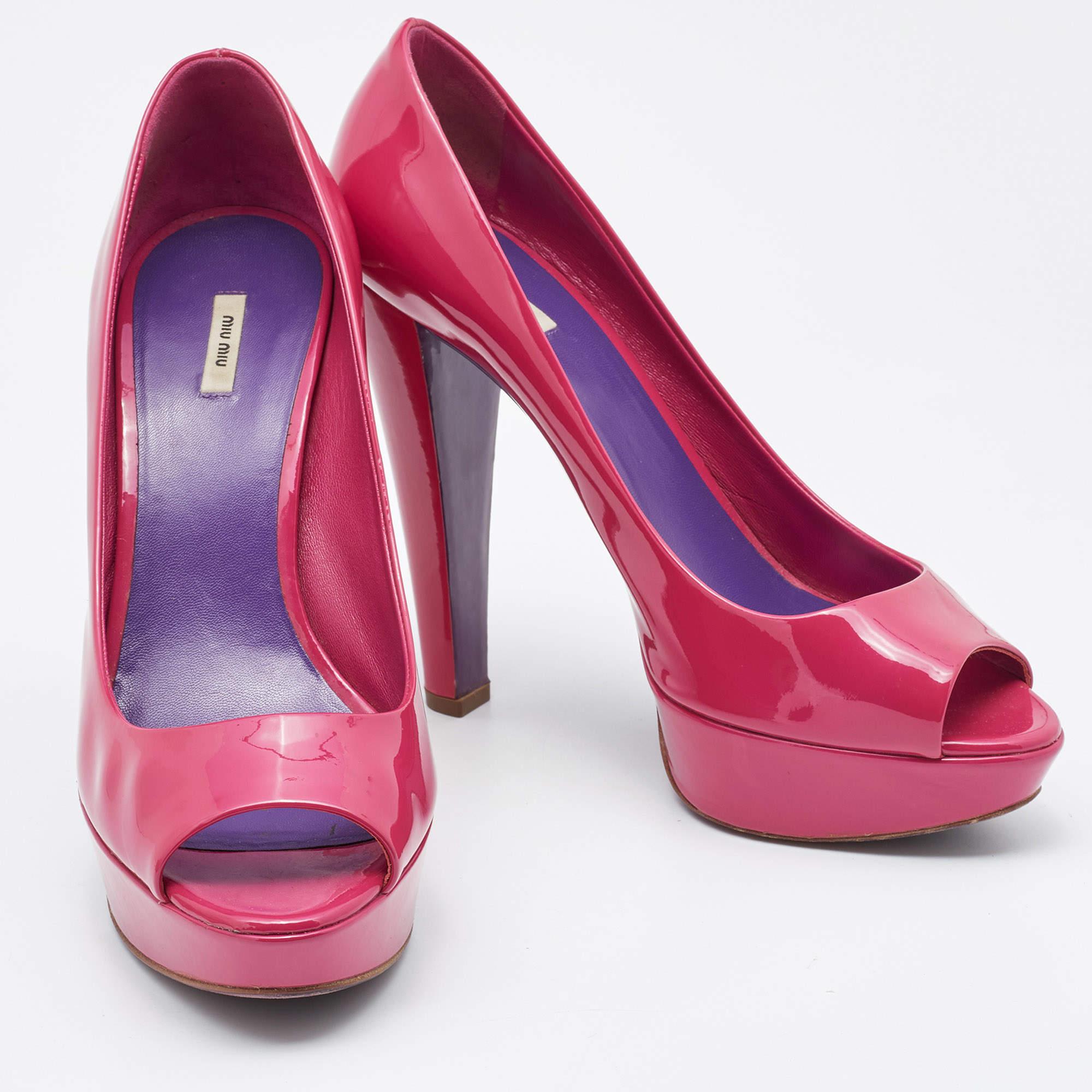 Escarpins à bout ouvert en cuir verni rose Miu Miu, taille 39,5 Bon état - En vente à Dubai, Al Qouz 2