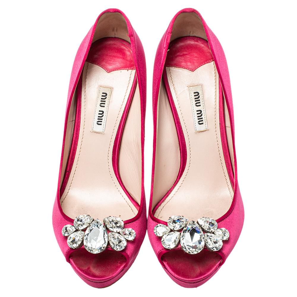 Miu Miu Miu Rosa Satin Kristall verschönerte Plateau-Pumps mit Absatz und Peep Toe Größe 38 (Pink)