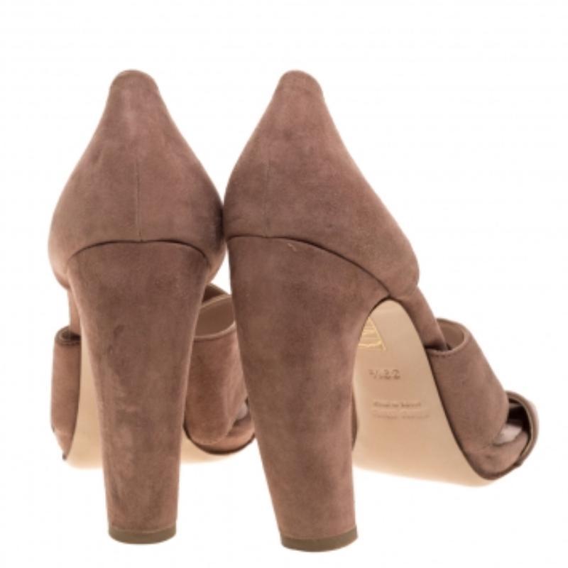 Marron Miu - Sandales d'orsay à lanières croisées en daim rose, taille 39,5 en vente