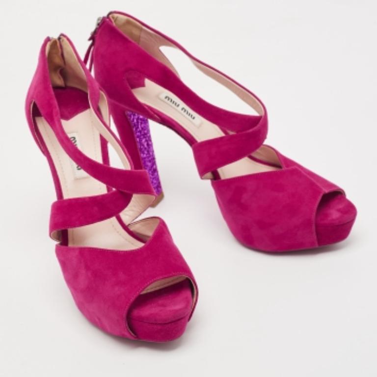 Miu Miu Rosa Wildleder Plateau Knöchelriemchen Sandalen Größe 39 Damen im Angebot