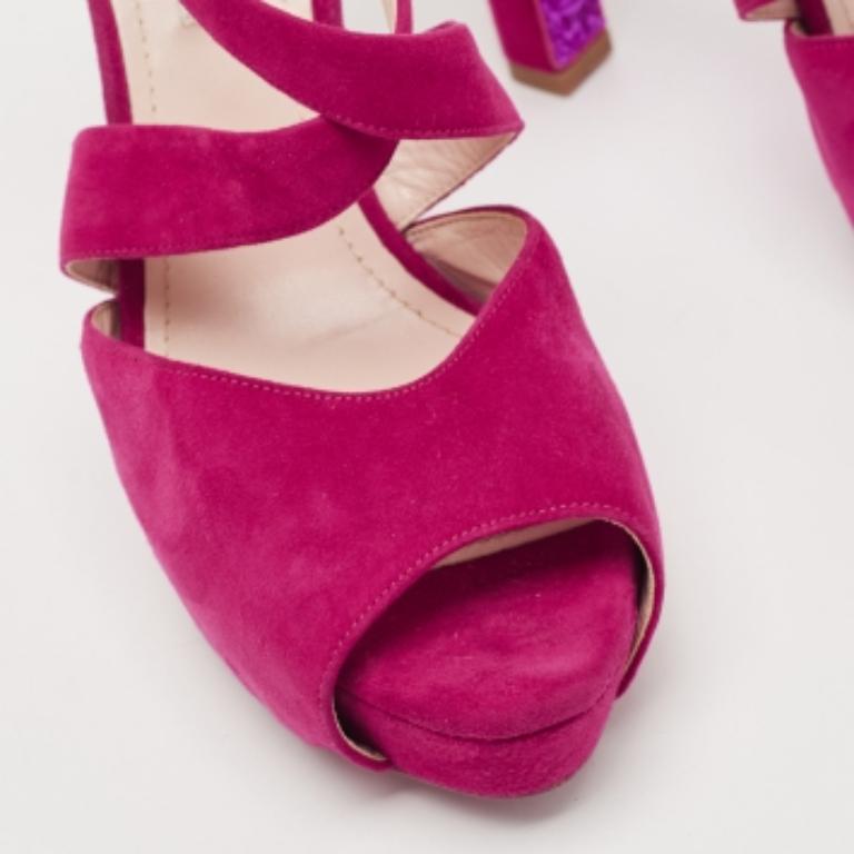 Miu Miu Rosa Wildleder Plateau Knöchelriemchen Sandalen Größe 39 im Angebot 1