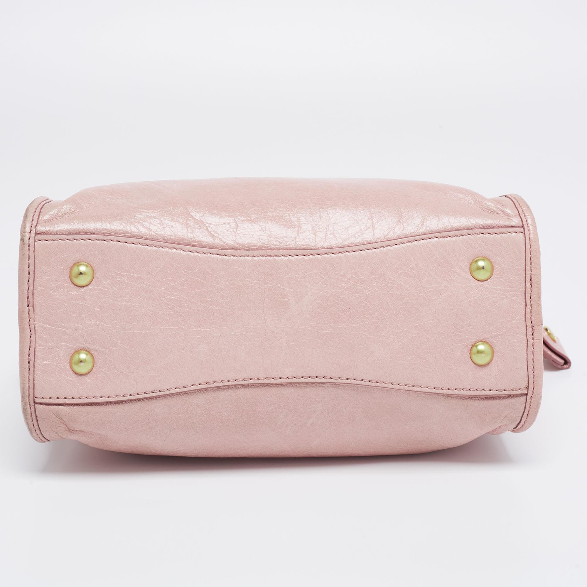 it's a satchel gif