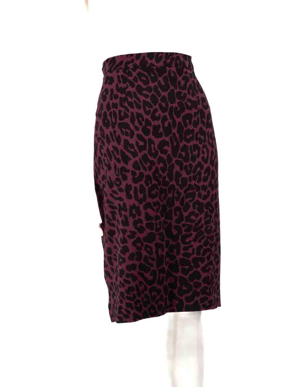 CONDITION is Very good. Minimal wear to the skirt is evident. Minimal wear to the front is seen with some small discolouration marks on this used Miu Miu designer resale item.
 
 
 
 Details
 
 
 Purple
 
 Viscose
 
 Straight skirt
 
 Leopard print
