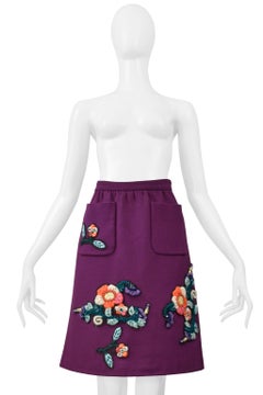 Jupe violette de Miu Miu avec fleurs brodées et strass 2005