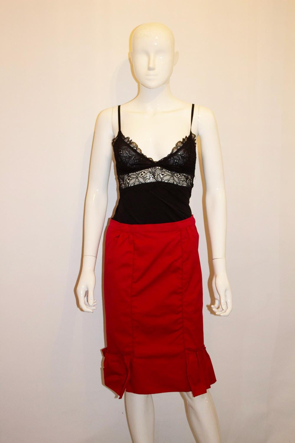 Miu Miu  Roter Baumwollrock im Zustand „Gut“ im Angebot in London, GB