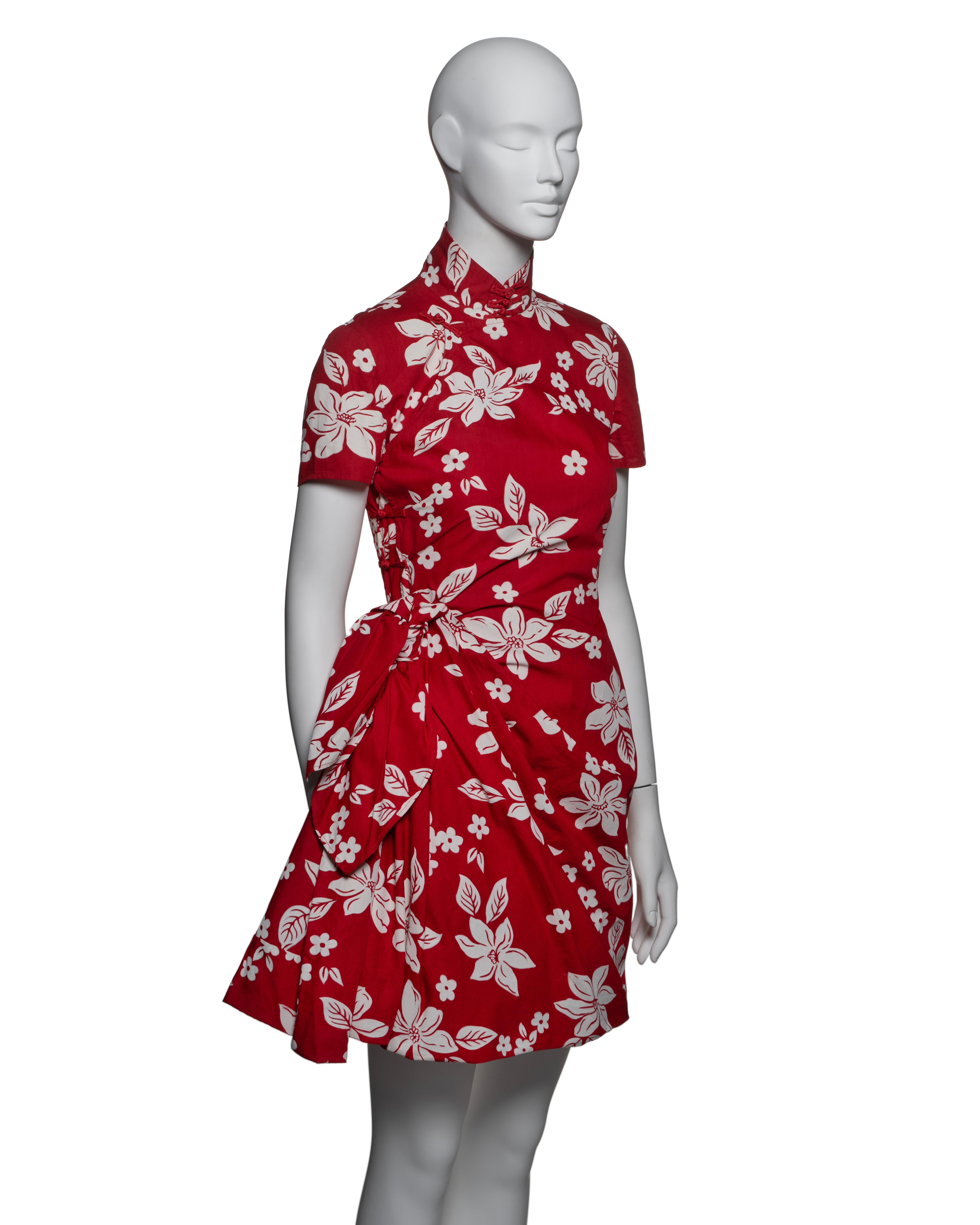 Miu Miu Red Floral Cheongsam-Style Dress with Balloon Bag, SS 2003 For Sale 3