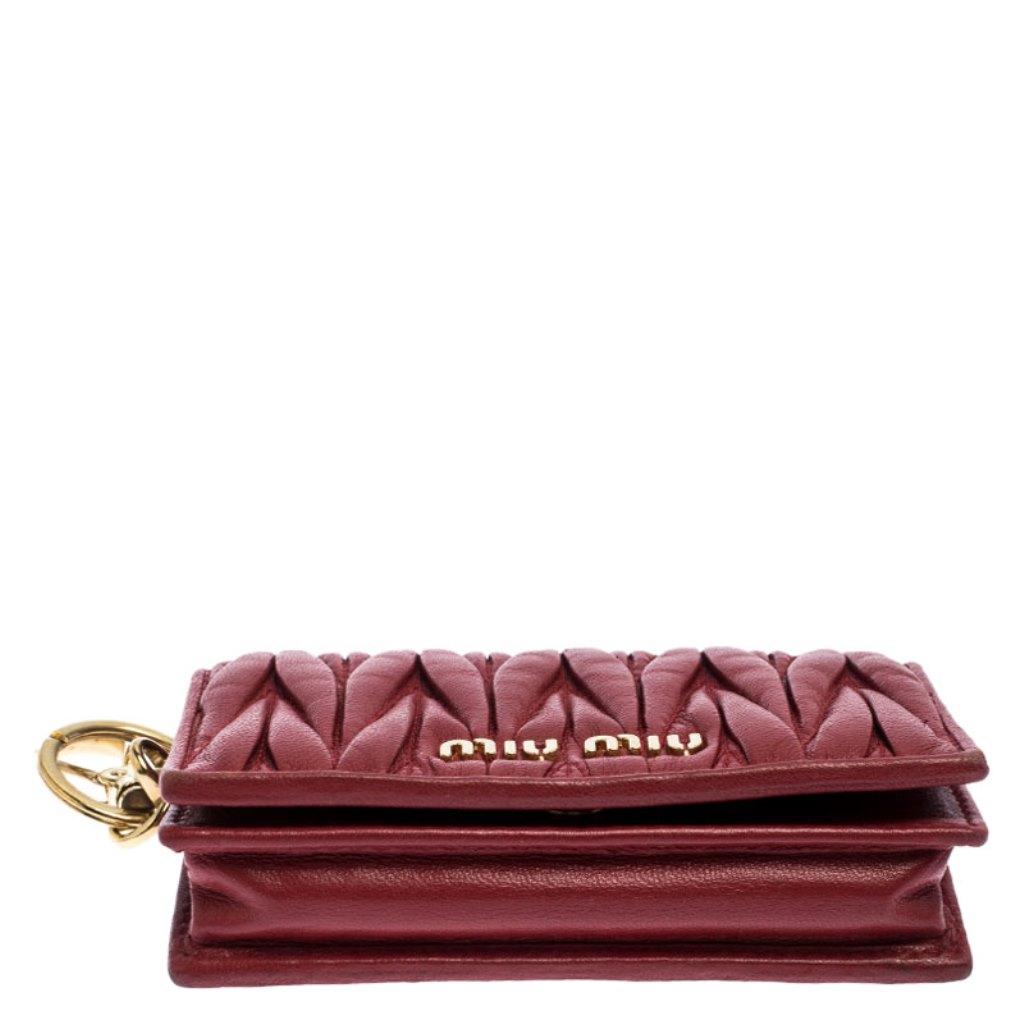 Miu Miu Red Leather Matelassé Leather Flap Compact Wallet In Good Condition In Dubai, Al Qouz 2